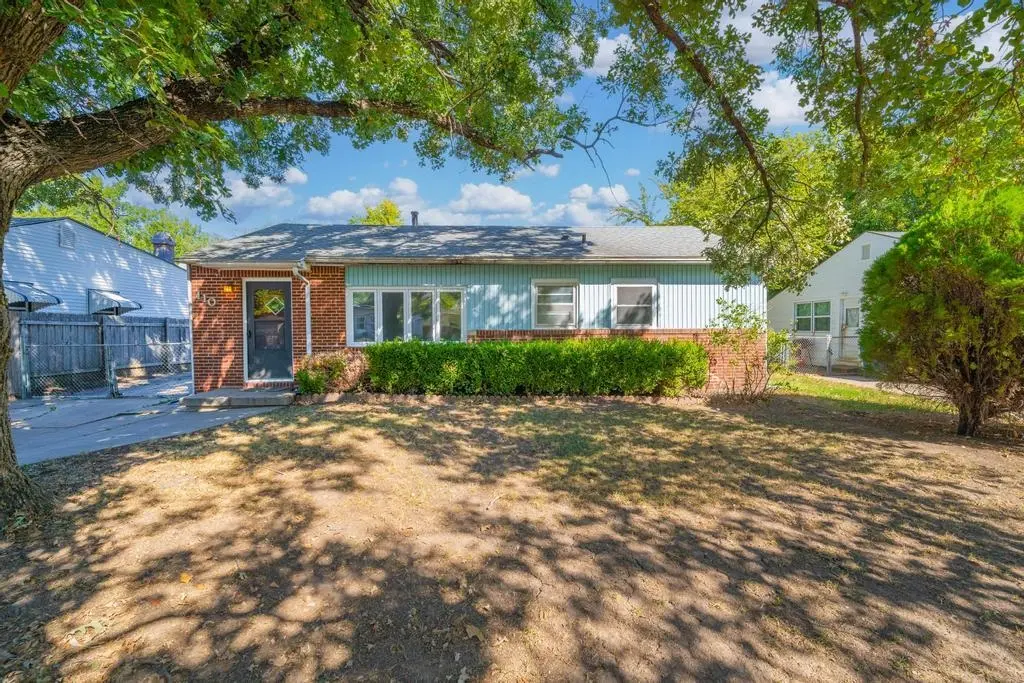 110 E Springdale St, Derby, KS 67037