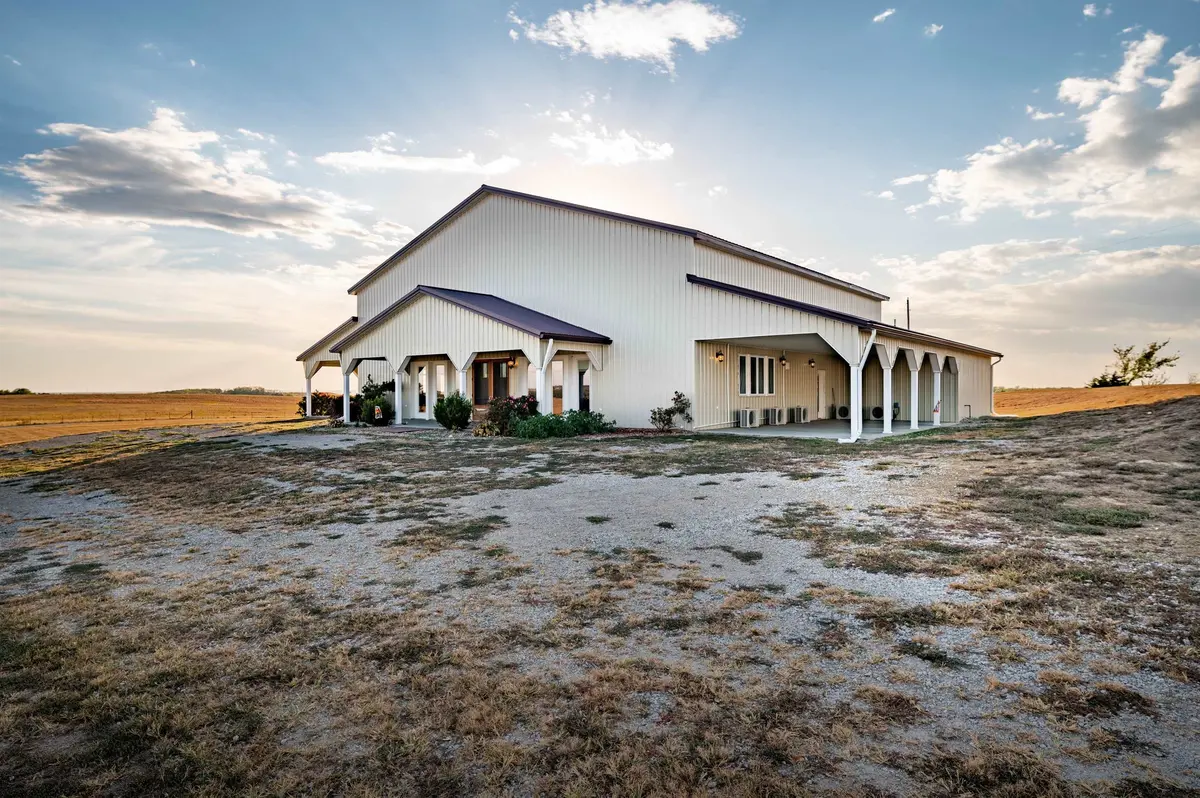 1548 Road 18, Howard, KS 67349