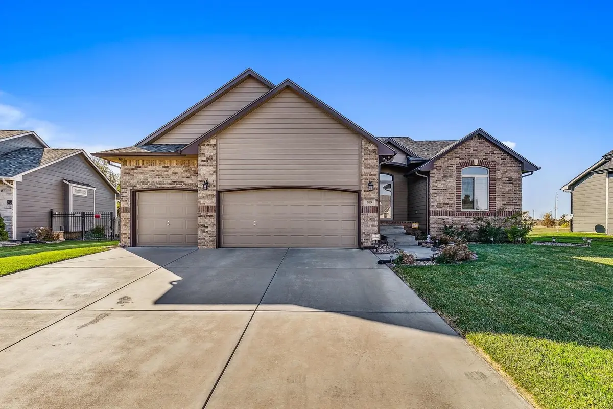 709 S Sierra Hills St, Wichita, KS 67230