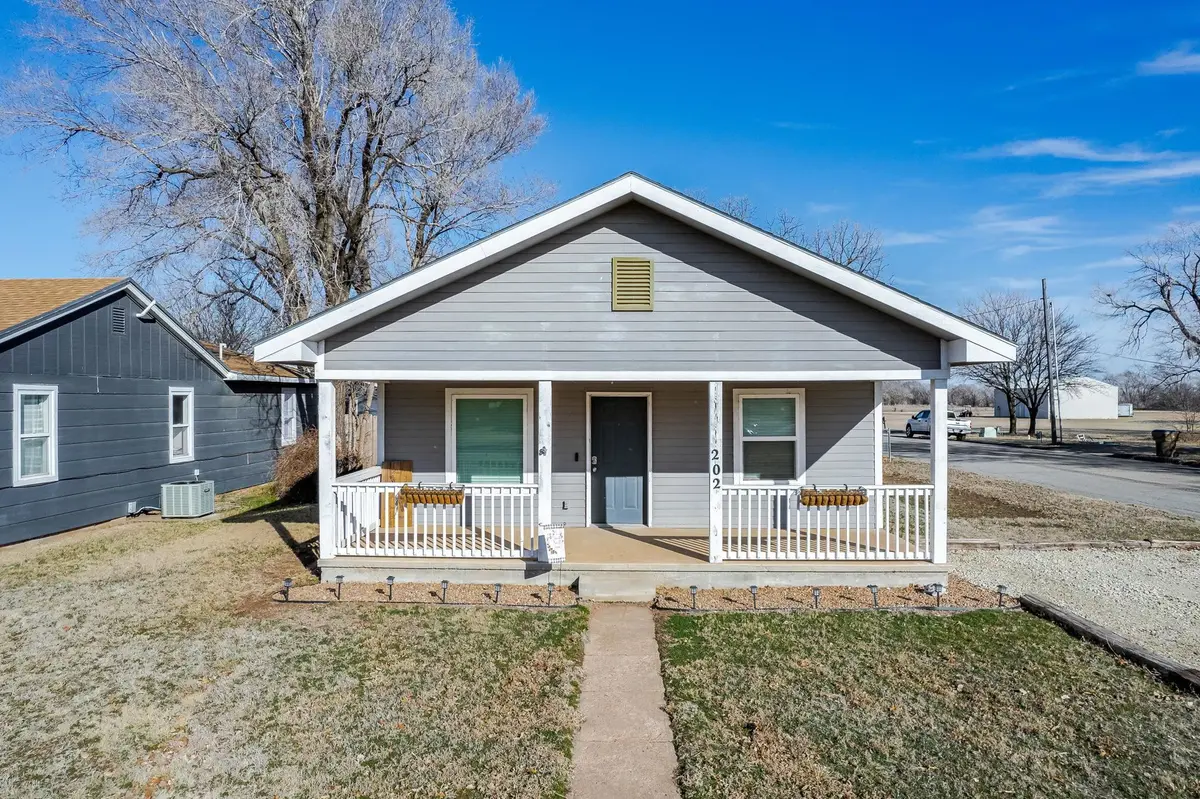 202 Harrison St, Cheney, KS 67025