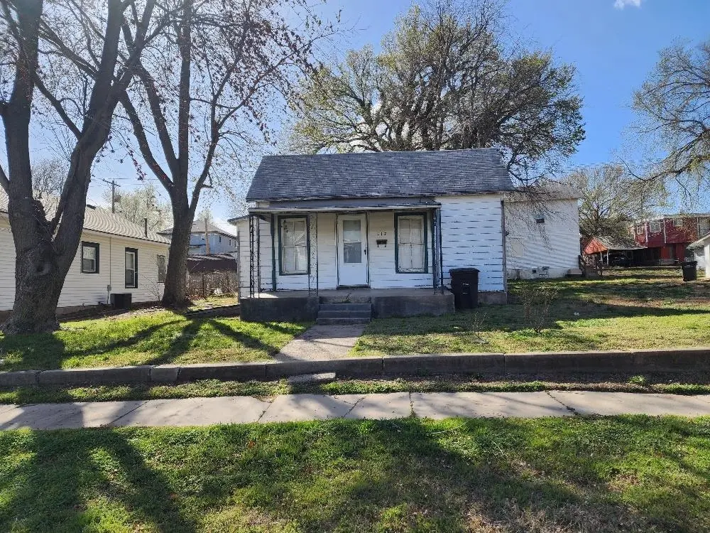 117 N D St, Arkansas City, KS 67005