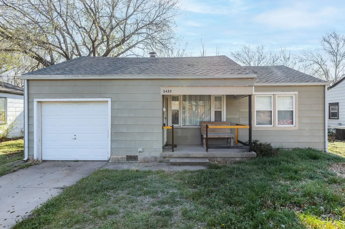 2432 S GREENWOOD ST, Wichita, KS 67216