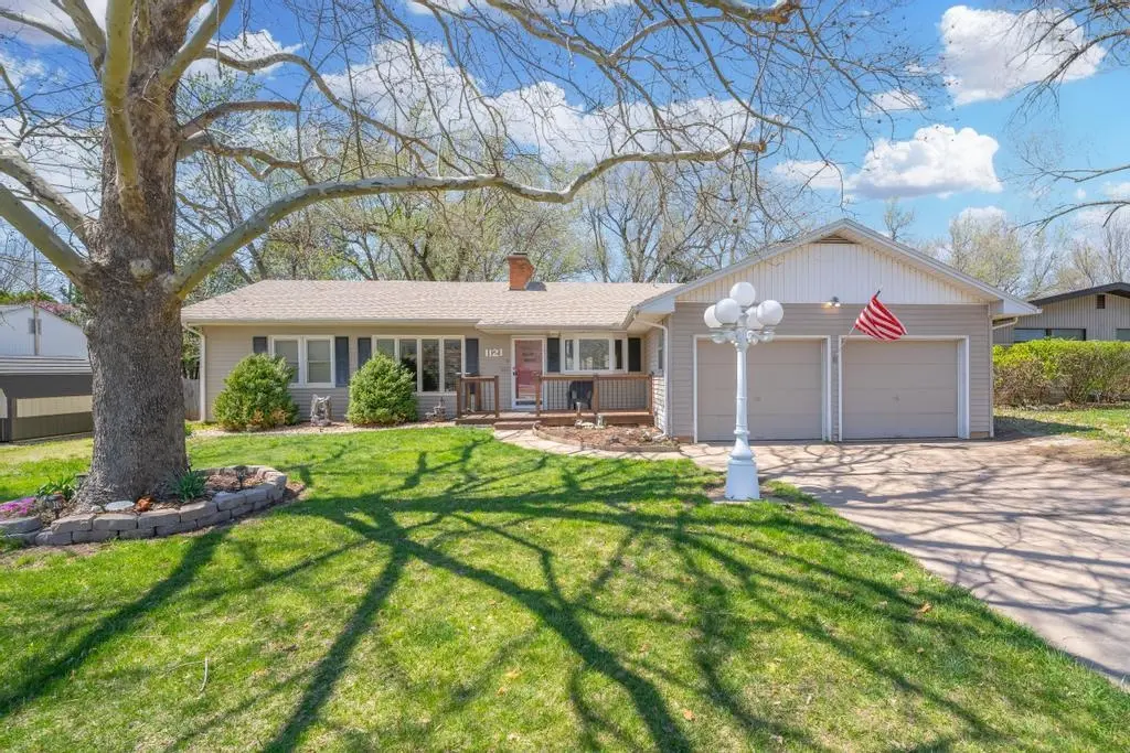 1121 Douglas Rd, El Dorado, KS 67042
