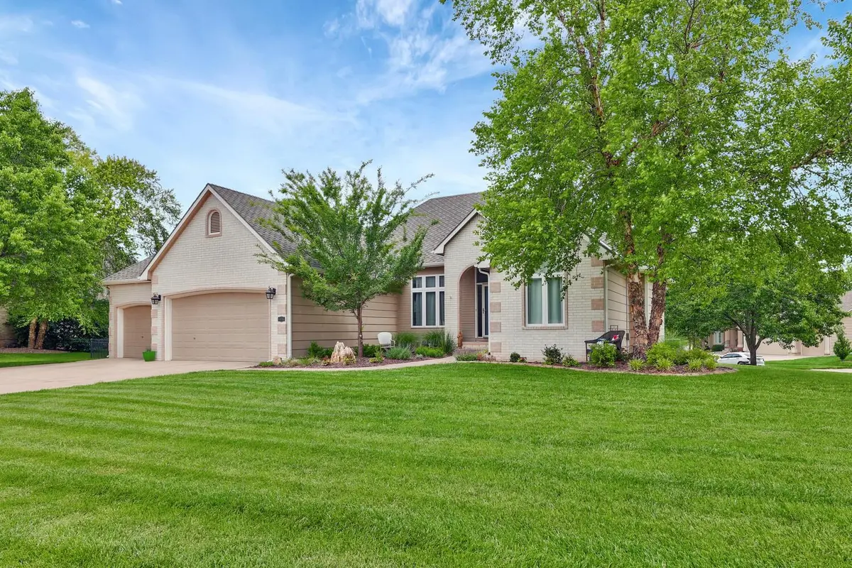 1395 N Hickory Creek Ct, Wichita, KS 67235