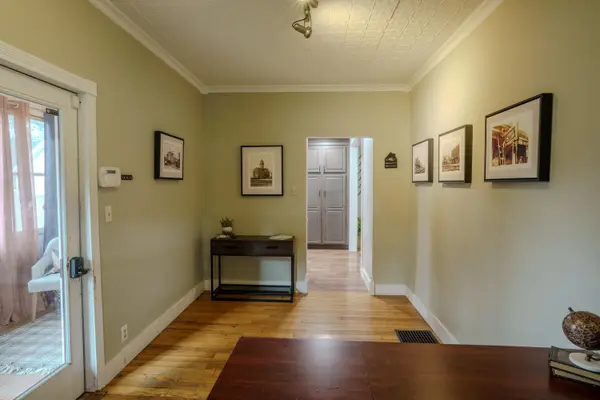 405 E Chicago ST, Valparaiso, IN 46383