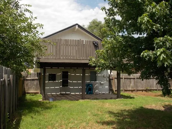 1426 N Orchard Ave, Hutchinson, KS 67501