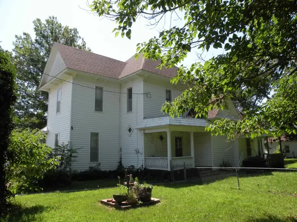 223 N Plum St, Moline, KS 67353