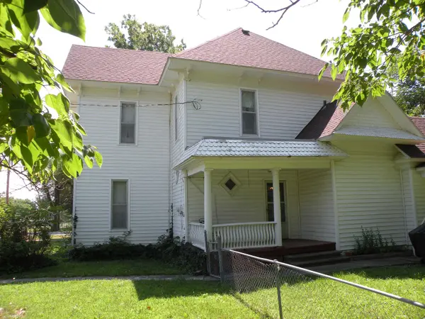 223 N Plum St, Moline, KS 67353