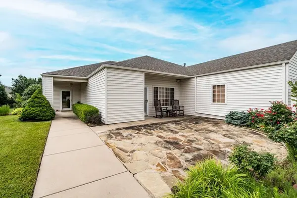 802 N Woodridge Dr, Wichita, KS 67206