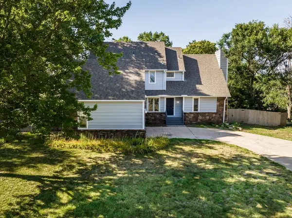 1319 E BRENDONWOOD RD, Derby, KS 67037