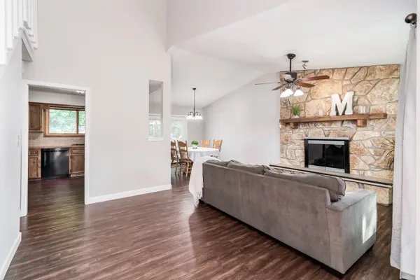 2 N Willow Ln, Mulvane, KS 67110
