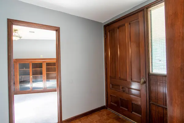 16 Cedar, Newton, KS 67114