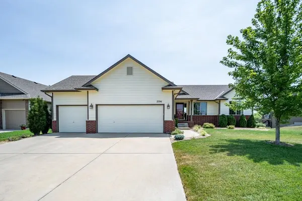 2706 N Woodridge St, Wichita, KS 67226