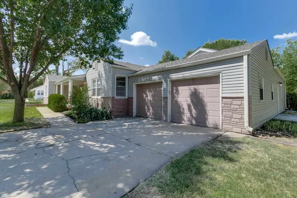 9 N East Pkwy, Wichita, KS 67206