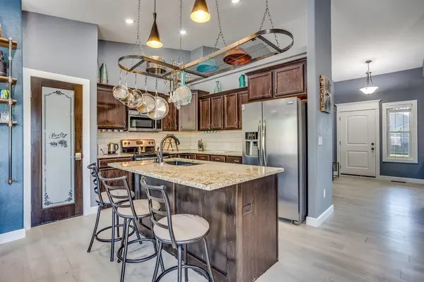 10422 E Fawn Grove St, Wichita, KS 67207