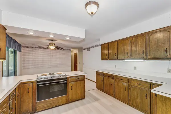 621 N Birch Ave, Valley Center, KS 67147
