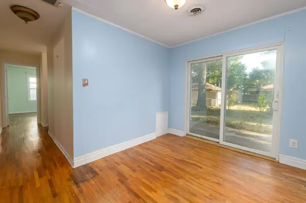 1217 ANN ST, Winfield, KS 67156