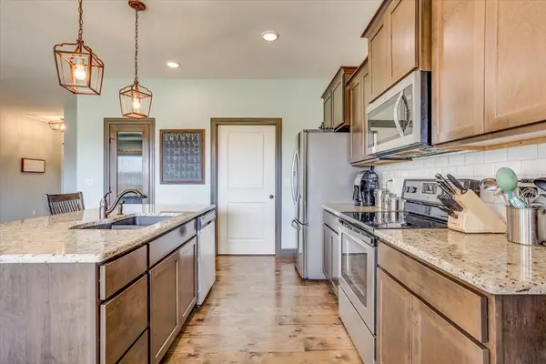 1446 N Aster St, Andover, KS 67002-8584