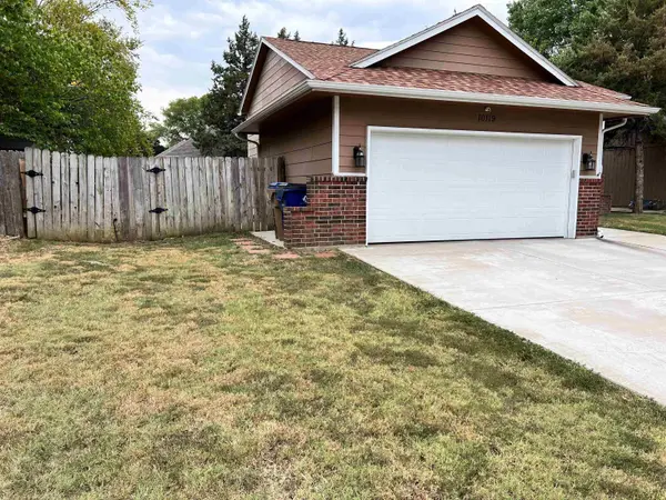 10119 E Lockmoor St, Wichita, KS 67207