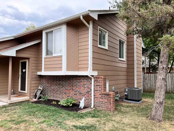 10119 E Lockmoor St, Wichita, KS 67207