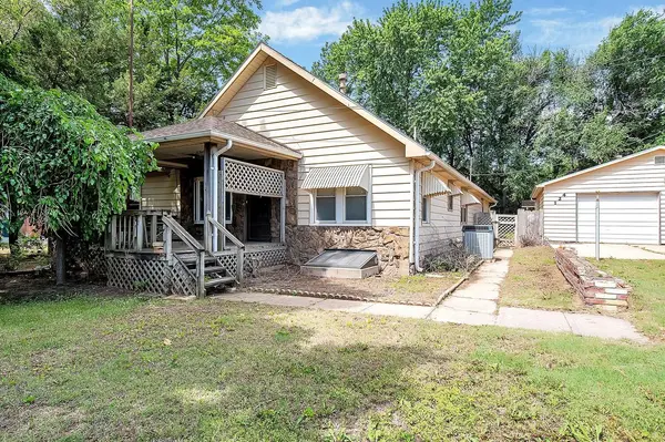 124 N West Ave, Anthony, KS 67003