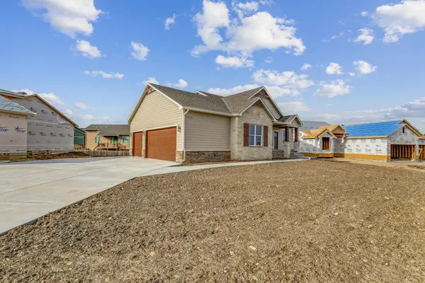 6727 N Silverton St, Park City, KS 67219