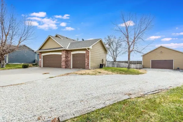 7135 S Hydraulic Ct, Haysville, KS 67060
