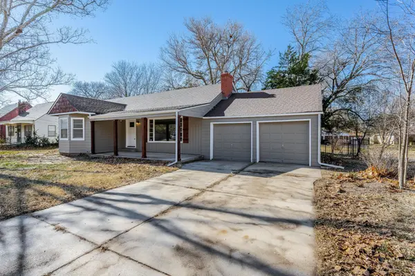 1467 N Woodrow Ct, Wichita, KS 67203