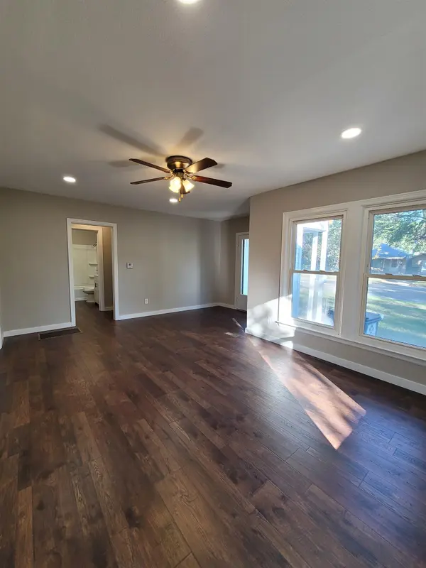 3001 W Maple St, Wichita, KS 67213