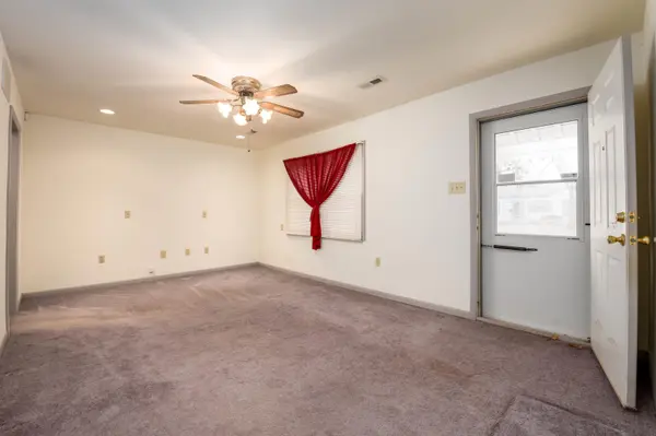 5021 S Hemlock Ave, Wichita, KS 67216