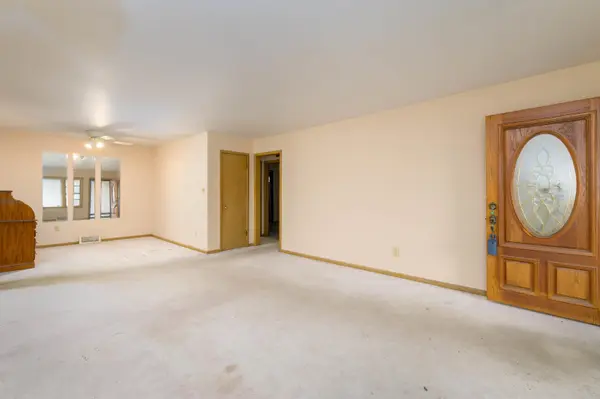 802 Westview Dr, Mulvane, KS 67110