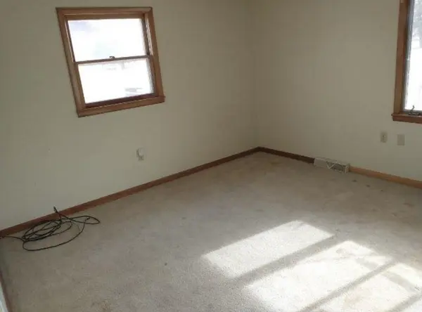 708 W 9th St, La Crosse, KS 67548