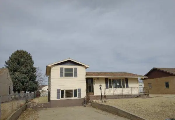 708 W 9th St, La Crosse, KS 67548