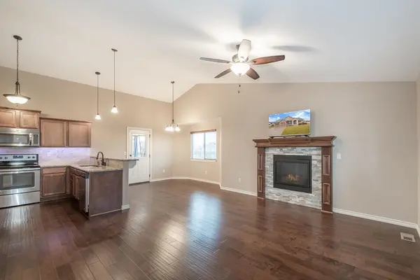 8516 E Chris St, Bel Aire, KS 67226