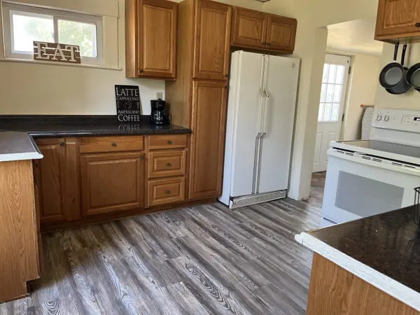 318 W 9th St, Larned, KS 67550