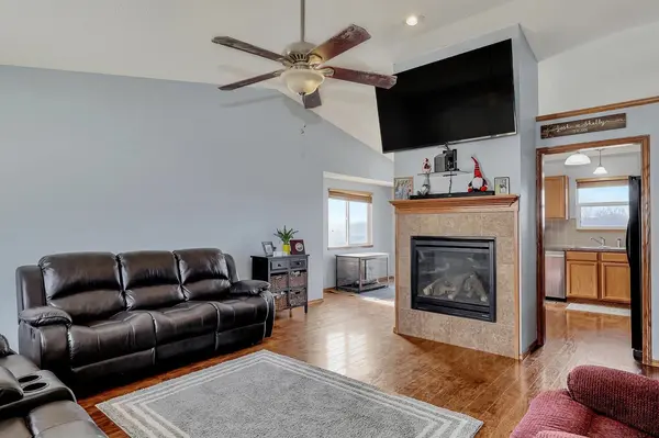 831 S Lakeview St, Haysville, KS 67060