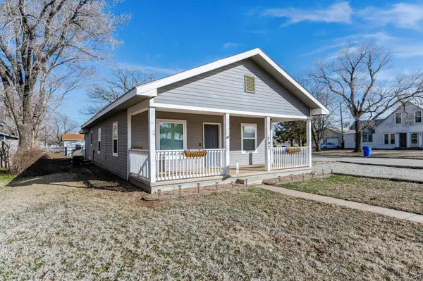 202 Harrison St, Cheney, KS 67025