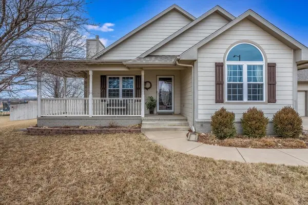 843 Streamside Ln, Clearwater, KS 67026