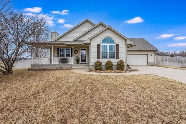 843 Streamside Ln, Clearwater, KS 67026