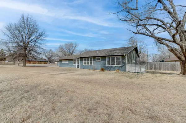 6524 W University St, Wichita, KS 67209