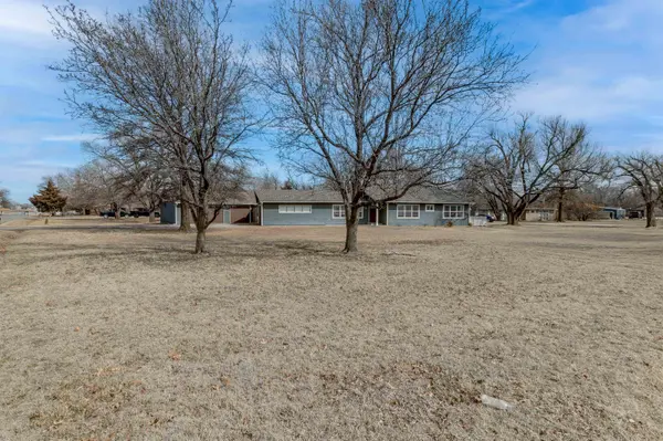 6524 W University St, Wichita, KS 67209