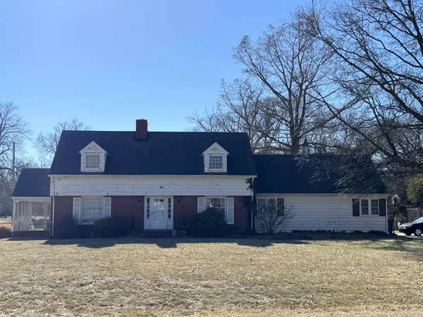 1 Circle Dr, Newton, KS 67114