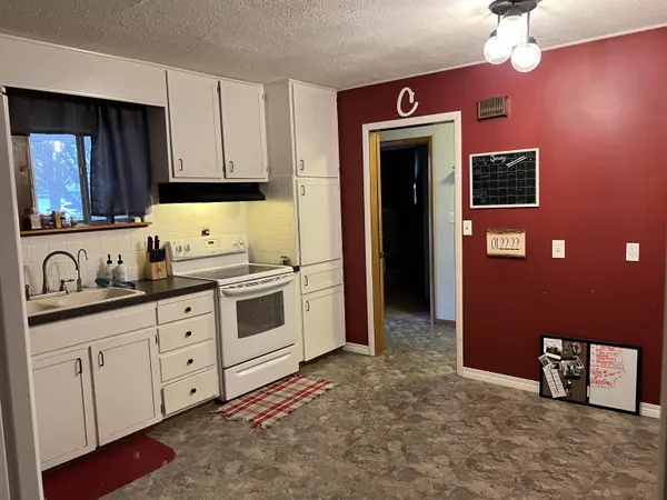 509 Northridge Rd, Newton, KS 67114