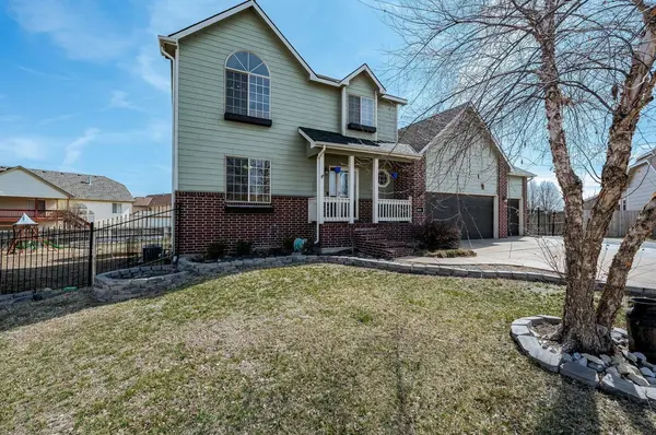 2233 S Stoneybrook Ct, Wichita, KS 67207