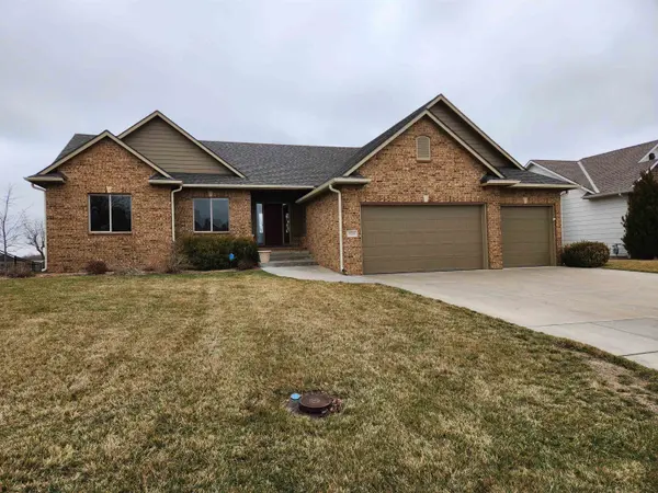 1114 E Woodstone Dr, Andover, KS 67002