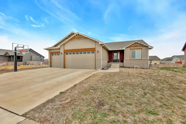 748 N Wakefield Ave, Valley Center, KS 67147