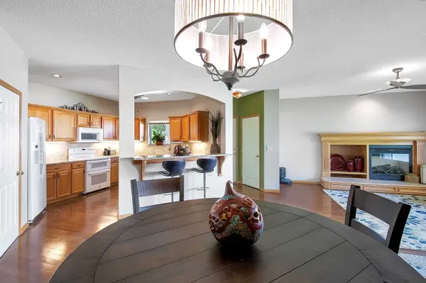 2325 N LAKEWAY CT, Wichita, KS 67205