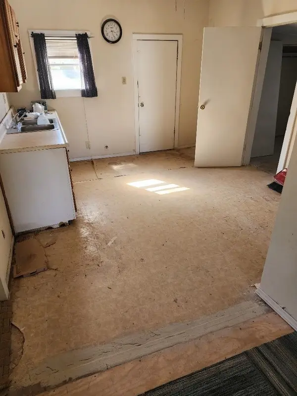 117 N D St, Arkansas City, KS 67005