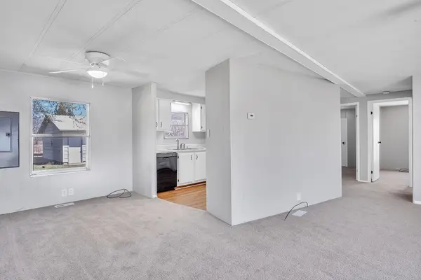 1108 E 9th St, Newton, KS 67114