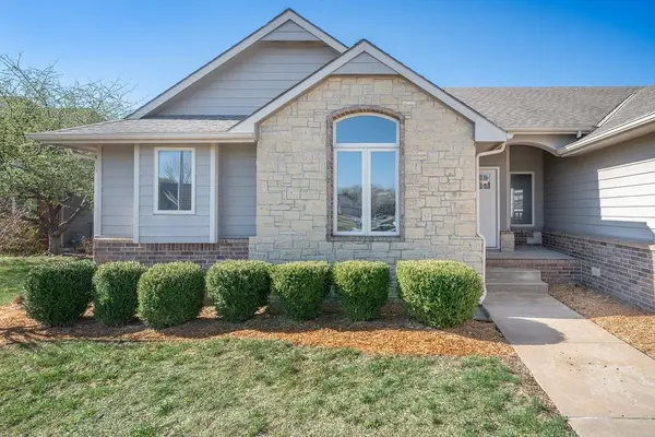 600 N Woodstone Dr, Andover, KS 67002